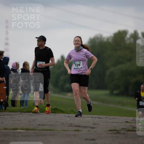05.05.2024 - 7. Wedeler Halbmarathon Michael Strokosch http://msf.ph/oto/6221192 05.05.2024 11:22:16 Laufen 539 meine-sportfotos.de
