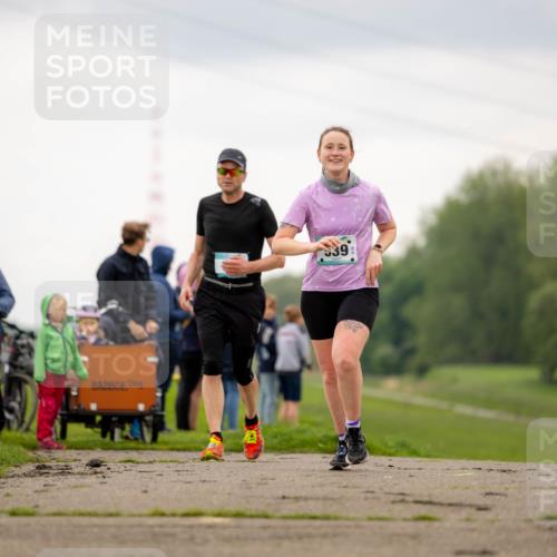 05.05.2024 - 7. Wedeler Halbmarathon Michael Strokosch http://msf.ph/oto/6221195 05.05.2024 11:22:17 Laufen 539 meine-sportfotos.de