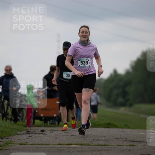 05.05.2024 - 7. Wedeler Halbmarathon Michael Strokosch http://msf.ph/oto/6221198 05.05.2024 11:22:17 Laufen 35, 539 meine-sportfotos.de