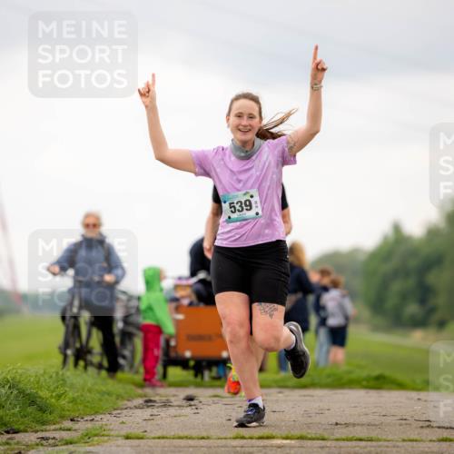 05.05.2024 - 7. Wedeler Halbmarathon Michael Strokosch http://msf.ph/oto/6221200 05.05.2024 11:22:18 Laufen 539 meine-sportfotos.de