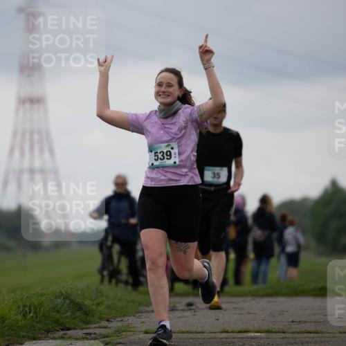 05.05.2024 - 7. Wedeler Halbmarathon Michael Strokosch http://msf.ph/oto/6221203 05.05.2024 11:22:19 Laufen 539, 35 meine-sportfotos.de