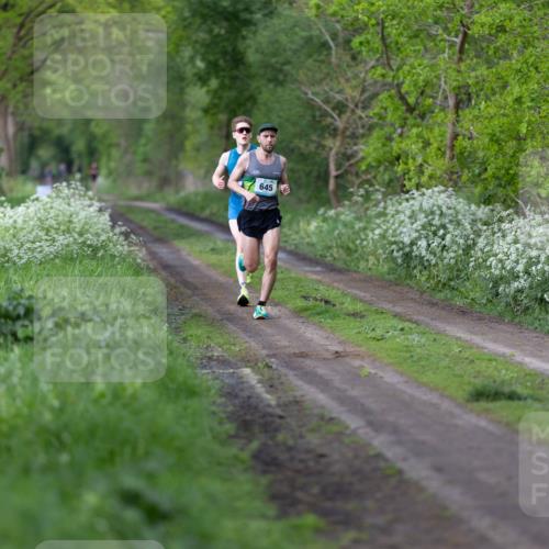 05.05.2024 - 7. Wedeler Halbmarathon Michael Strokosch http://msf.ph/oto/6221247 05.05.2024 10:23:55 Laufen 645 meine-sportfotos.de
