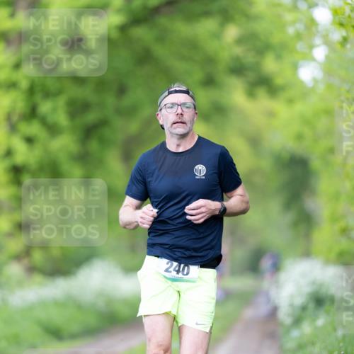 05.05.2024 - 7. Wedeler Halbmarathon Michael Strokosch http://msf.ph/oto/6221271 05.05.2024 10:24:44 Laufen 240 meine-sportfotos.de