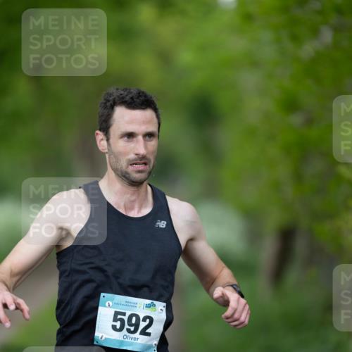 05.05.2024 - 7. Wedeler Halbmarathon Michael Strokosch http://msf.ph/oto/6221273 05.05.2024 10:25:42 Laufen 592 meine-sportfotos.de