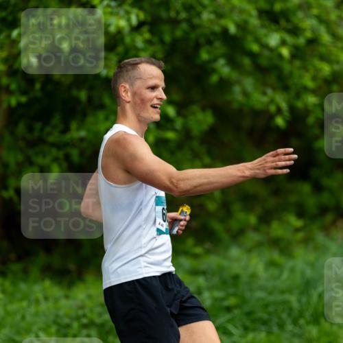 05.05.2024 - 7. Wedeler Halbmarathon Michael Strokosch http://msf.ph/oto/6221288 05.05.2024 10:27:23 Laufen 45 meine-sportfotos.de