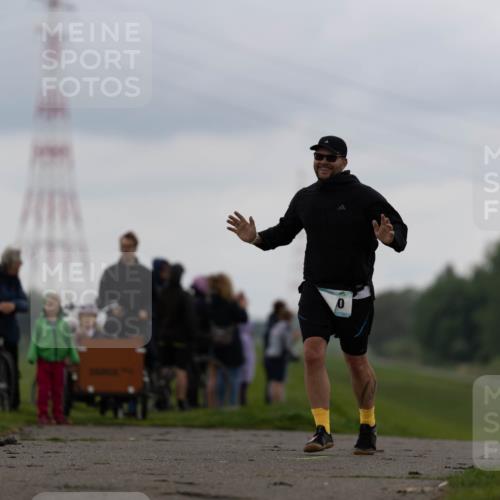 05.05.2024 - 7. Wedeler Halbmarathon Michael Strokosch http://msf.ph/oto/6221427 05.05.2024 11:20:45 Laufen  meine-sportfotos.de
