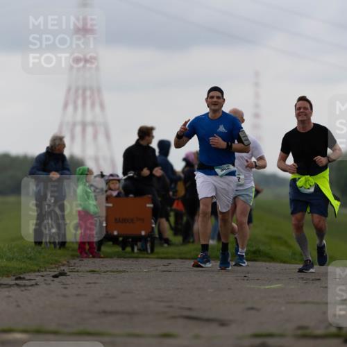 05.05.2024 - 7. Wedeler Halbmarathon Michael Strokosch http://msf.ph/oto/6221436 05.05.2024 11:20:54 Laufen 2 meine-sportfotos.de