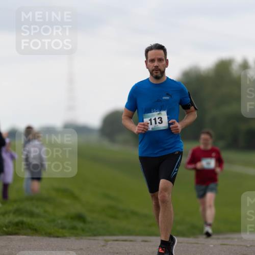 05.05.2024 - 7. Wedeler Halbmarathon Michael Strokosch http://msf.ph/oto/6221441 05.05.2024 11:21:09 Laufen 113 meine-sportfotos.de