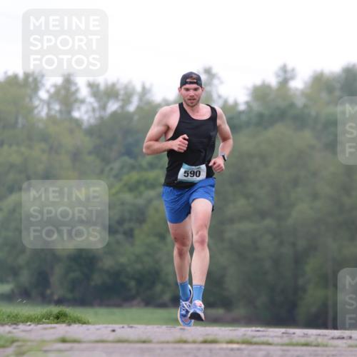 05.05.2024 - 7. Wedeler Halbmarathon H.Heesch http://msf.ph/oto/6221633 05.05.2024 10:56:34 Laufen 590 meine-sportfotos.de