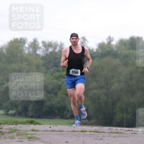 05.05.2024 - 7. Wedeler Halbmarathon H.Heesch http://msf.ph/oto/6221636 05.05.2024 10:56:35 Laufen 590 meine-sportfotos.de