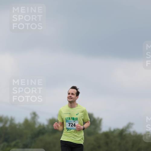 05.05.2024 - 7. Wedeler Halbmarathon H.Heesch http://msf.ph/oto/6221885 05.05.2024 11:02:13 Laufen 724 meine-sportfotos.de