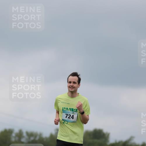 05.05.2024 - 7. Wedeler Halbmarathon H.Heesch http://msf.ph/oto/6221896 05.05.2024 11:02:15 Laufen 750, 724 meine-sportfotos.de