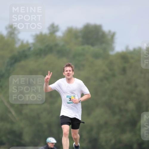 05.05.2024 - 7. Wedeler Halbmarathon H.Heesch http://msf.ph/oto/6222069 05.05.2024 11:05:17 Laufen 3 meine-sportfotos.de