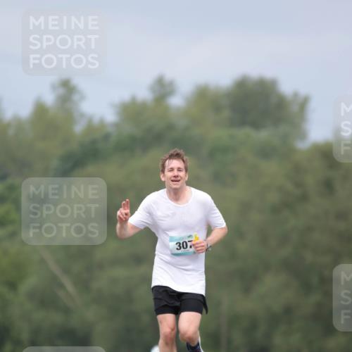 05.05.2024 - 7. Wedeler Halbmarathon H.Heesch http://msf.ph/oto/6222075 05.05.2024 11:05:18 Laufen 307 meine-sportfotos.de