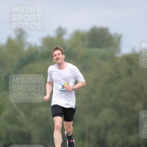 05.05.2024 - 7. Wedeler Halbmarathon H.Heesch http://msf.ph/oto/6222079 05.05.2024 11:05:18 Laufen 33 meine-sportfotos.de