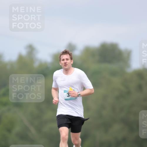 05.05.2024 - 7. Wedeler Halbmarathon H.Heesch http://msf.ph/oto/6222083 05.05.2024 11:05:19 Laufen 3 meine-sportfotos.de