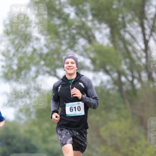 05.05.2024 - 7. Wedeler Halbmarathon H.Heesch http://msf.ph/oto/6222131 05.05.2024 11:06:45 Laufen 610, 09 meine-sportfotos.de