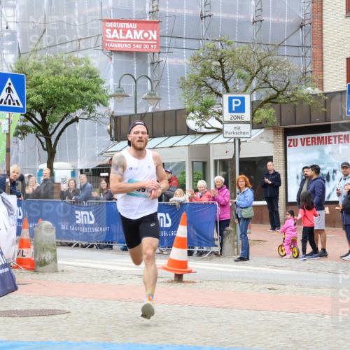 05.05.2024 - 7. Wedeler Halbmarathon Strokosch-Dieckow http://msf.ph/oto/6222136 05.05.2024 11:15:21 Ziel 739 meine-sportfotos.de
