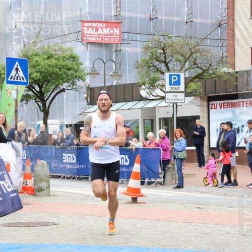 05.05.2024 - 7. Wedeler Halbmarathon Strokosch-Dieckow http://msf.ph/oto/6222138 05.05.2024 11:15:21 Ziel 739 meine-sportfotos.de