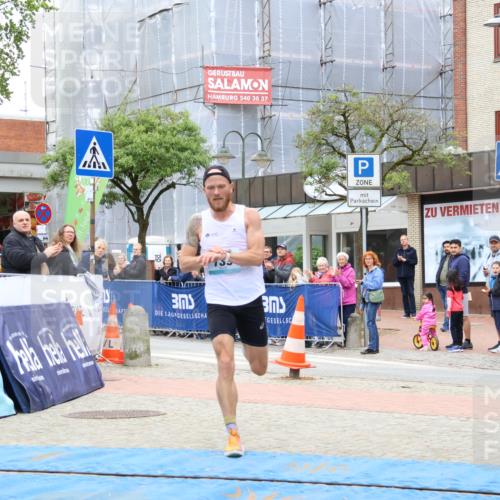 05.05.2024 - 7. Wedeler Halbmarathon Strokosch-Dieckow http://msf.ph/oto/6222142 05.05.2024 11:15:21 Ziel 739 meine-sportfotos.de