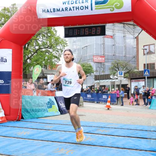05.05.2024 - 7. Wedeler Halbmarathon Strokosch-Dieckow http://msf.ph/oto/6222158 05.05.2024 11:15:22 Ziel 739 meine-sportfotos.de