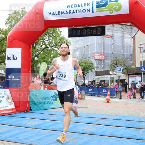 05.05.2024 - 7. Wedeler Halbmarathon Strokosch-Dieckow http://msf.ph/oto/6222159 05.05.2024 11:15:22 Ziel 739 meine-sportfotos.de