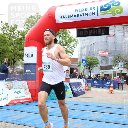 05.05.2024 - 7. Wedeler Halbmarathon Strokosch-Dieckow http://msf.ph/oto/6222165 05.05.2024 11:15:22 Ziel 739 meine-sportfotos.de