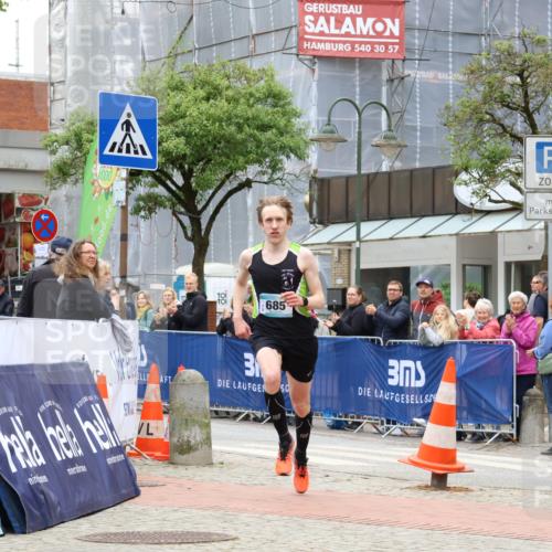 05.05.2024 - 7. Wedeler Halbmarathon Strokosch-Dieckow http://msf.ph/oto/6222168 05.05.2024 11:16:46 Ziel 685 meine-sportfotos.de