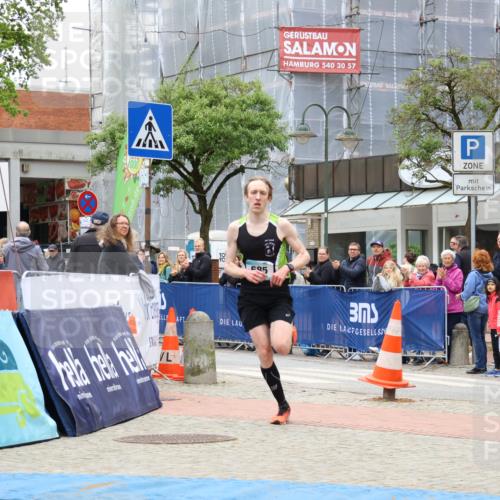 05.05.2024 - 7. Wedeler Halbmarathon Strokosch-Dieckow http://msf.ph/oto/6222172 05.05.2024 11:16:47 Ziel 685 meine-sportfotos.de