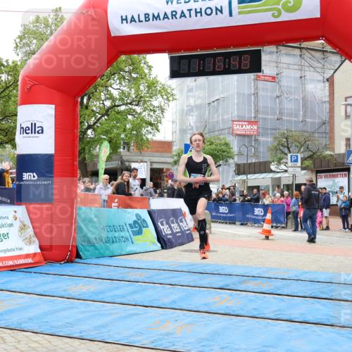 05.05.2024 - 7. Wedeler Halbmarathon Strokosch-Dieckow http://msf.ph/oto/6222188 05.05.2024 11:16:47 Ziel 685 meine-sportfotos.de