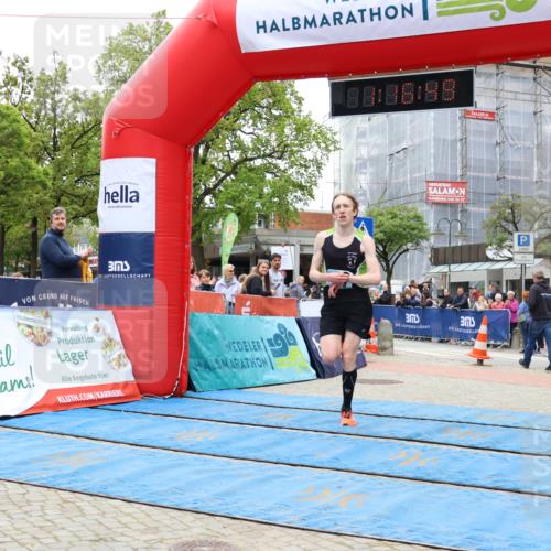 05.05.2024 - 7. Wedeler Halbmarathon Strokosch-Dieckow http://msf.ph/oto/6222192 05.05.2024 11:16:48 Ziel 685 meine-sportfotos.de