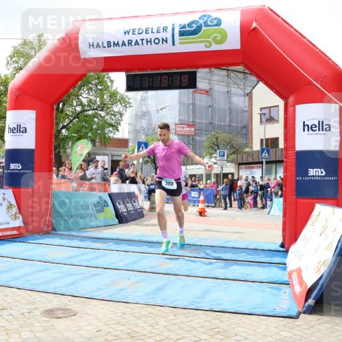 05.05.2024 - 7. Wedeler Halbmarathon Strokosch-Dieckow http://msf.ph/oto/6222218 05.05.2024 11:18:18 Ziel 90, 302, 591, 908 meine-sportfotos.de