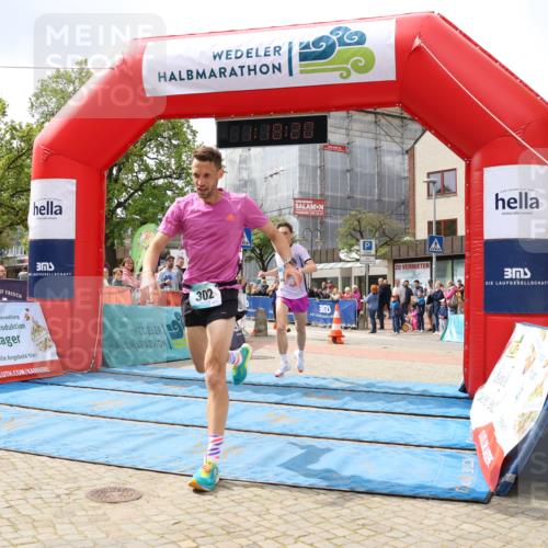 05.05.2024 - 7. Wedeler Halbmarathon Strokosch-Dieckow http://msf.ph/oto/6222221 05.05.2024 11:18:19 Ziel 90, 302, 591, 908 meine-sportfotos.de