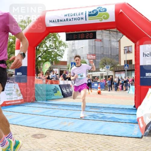 05.05.2024 - 7. Wedeler Halbmarathon Strokosch-Dieckow http://msf.ph/oto/6222228 05.05.2024 11:18:19 Ziel 90, 302, 591, 908 meine-sportfotos.de