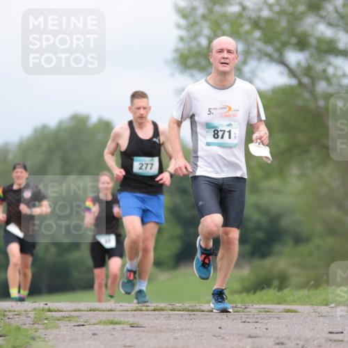 05.05.2024 - 7. Wedeler Halbmarathon H.Heesch http://msf.ph/oto/6222284 05.05.2024 11:07:14 Laufen 277, 5, 10, 2004, 871 meine-sportfotos.de