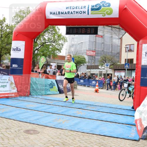 05.05.2024 - 7. Wedeler Halbmarathon Strokosch-Dieckow http://msf.ph/oto/6222295 05.05.2024 11:18:30 Ziel 904 meine-sportfotos.de