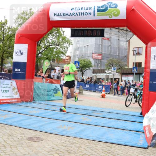 05.05.2024 - 7. Wedeler Halbmarathon Strokosch-Dieckow http://msf.ph/oto/6222299 05.05.2024 11:18:30 Ziel 904 meine-sportfotos.de