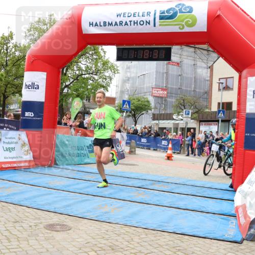 05.05.2024 - 7. Wedeler Halbmarathon Strokosch-Dieckow http://msf.ph/oto/6222306 05.05.2024 11:18:30 Ziel 904 meine-sportfotos.de