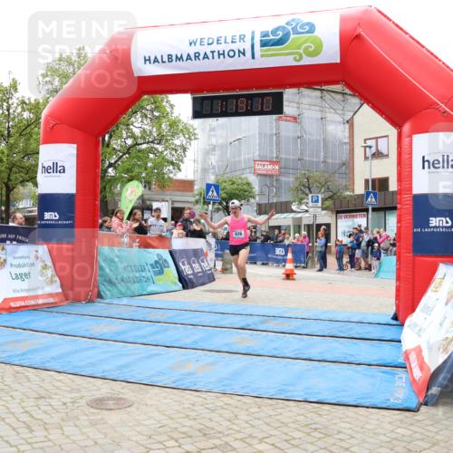 05.05.2024 - 7. Wedeler Halbmarathon Strokosch-Dieckow http://msf.ph/oto/6222352 05.05.2024 11:19:09 Ziel 476 meine-sportfotos.de
