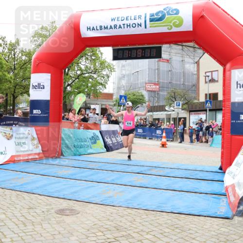 05.05.2024 - 7. Wedeler Halbmarathon Strokosch-Dieckow http://msf.ph/oto/6222364 05.05.2024 11:19:10 Ziel 476 meine-sportfotos.de