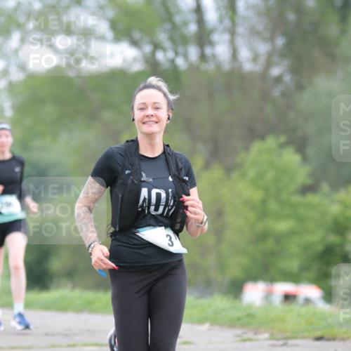 05.05.2024 - 7. Wedeler Halbmarathon H.Heesch http://msf.ph/oto/6222392 05.05.2024 11:17:38 Laufen 3 meine-sportfotos.de
