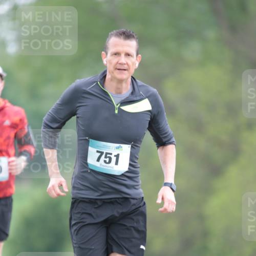05.05.2024 - 7. Wedeler Halbmarathon H.Heesch http://msf.ph/oto/6222409 05.05.2024 11:17:41 Laufen 751 meine-sportfotos.de