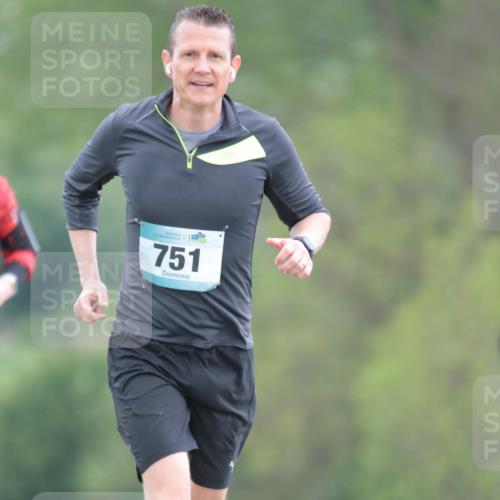 05.05.2024 - 7. Wedeler Halbmarathon H.Heesch http://msf.ph/oto/6222411 05.05.2024 11:17:41 Laufen 56, 751 meine-sportfotos.de