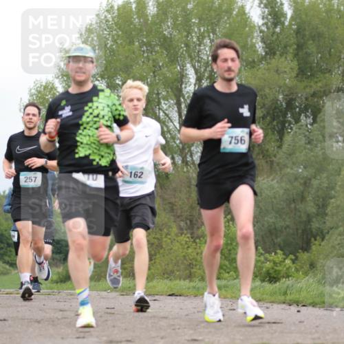 05.05.2024 - 7. Wedeler Halbmarathon H.Heesch http://msf.ph/oto/6222466 05.05.2024 11:08:10 Laufen 257, 226, 162, 756 meine-sportfotos.de