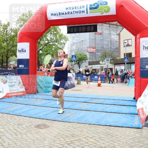 05.05.2024 - 7. Wedeler Halbmarathon Strokosch-Dieckow http://msf.ph/oto/6222474 05.05.2024 11:19:32 Ziel 568, 817 meine-sportfotos.de