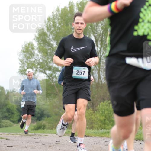 05.05.2024 - 7. Wedeler Halbmarathon H.Heesch http://msf.ph/oto/6222475 05.05.2024 11:08:11 Laufen 96, 257 meine-sportfotos.de