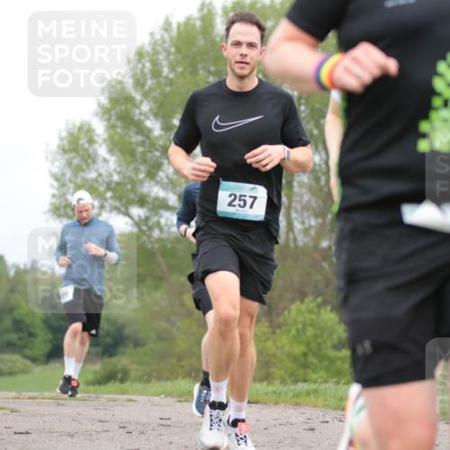 05.05.2024 - 7. Wedeler Halbmarathon H.Heesch http://msf.ph/oto/6222477 05.05.2024 11:08:11 Laufen 96, 257 meine-sportfotos.de