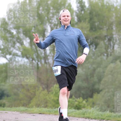 05.05.2024 - 7. Wedeler Halbmarathon H.Heesch http://msf.ph/oto/6222494 05.05.2024 11:08:14 Laufen 196 meine-sportfotos.de