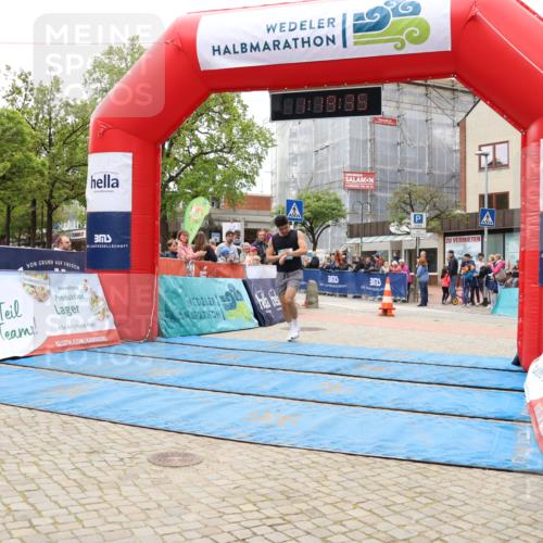 05.05.2024 - 7. Wedeler Halbmarathon Strokosch-Dieckow http://msf.ph/oto/6222508 05.05.2024 11:19:34 Ziel 568, 817 meine-sportfotos.de