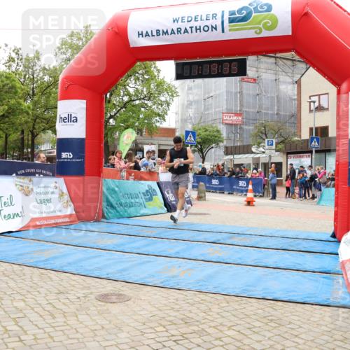 05.05.2024 - 7. Wedeler Halbmarathon Strokosch-Dieckow http://msf.ph/oto/6222516 05.05.2024 11:19:34 Ziel 568, 817 meine-sportfotos.de
